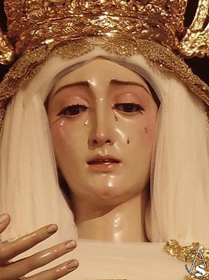Primer plano del rostro de María Santísima de los Dolores 