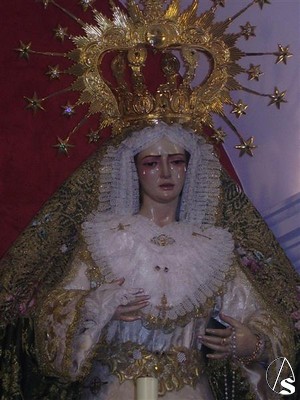 María Santísima de la Esperanza fue realizada por el escultor catalán J. Carcina en 1896 