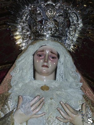 La Virgen de las Lagrimas es una imagen anónima 