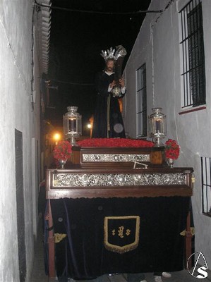 Discurrir procesional de Jesús Nazareno por las calles de Peñaflor 