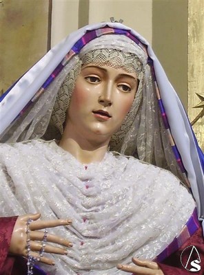 La Virgen de la Alegría, obra de Dubé de Luque sustituyó a la anterior de la cual desconocemos su advocación 