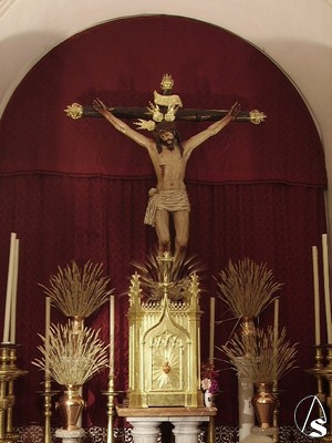 Altar en el que se venera el Cristo en la capilla sacramental 