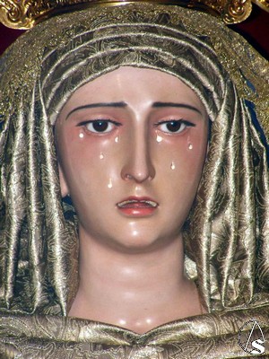 Primer plano del rostro de la Virgen de los Desamparados 