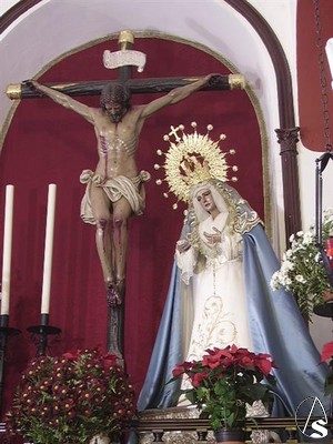 Ambas imágenes en el altar de la capilla del Rosario