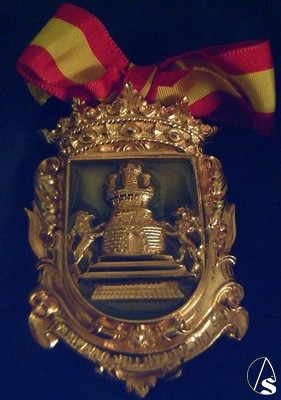 Medalla de oro impuesta a la Virgen el pasado 27 de Enero de 2007 