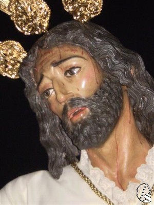 Jesús Nazareno con túnica blanca 