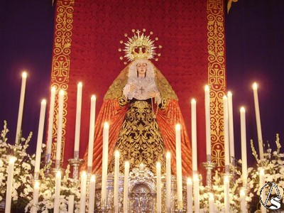 La Virgen de los Dolores luciendo sus mejores galas para la celebración de los cultos en su honor 