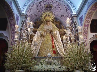 La Virgen de la Merced espera en la capilla de Roncesvalles a iniciar su gloriosa procesión para celebrar su festividad 