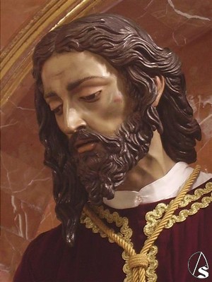 En el rostro de Jesús Cautivo se aprecia la señal tras ser abofeteado 