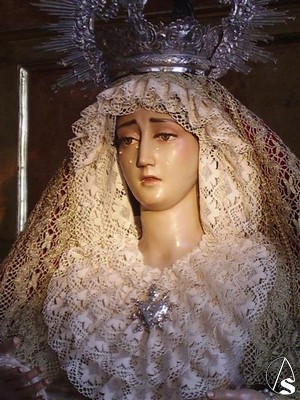 El mismo año que fue realizado el Nazareno salía de los talleres de Vélez Bracho la imagen de la Virgen de los Dolores 