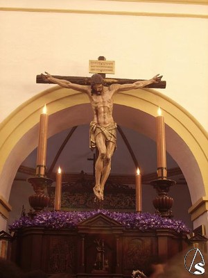 El Cristo de la Vera Cruz en su paso preparado para su salida procesional del Sábado de Pasión 