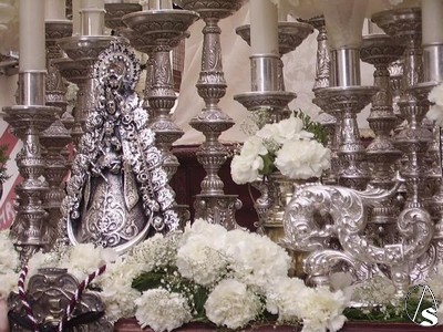 La Virgen dió Refugio en la tarde de ayer a los cofrades de Pino Montano