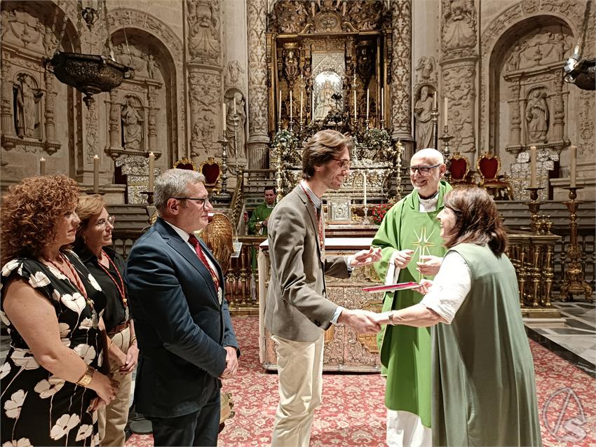 Entrega_Medalla_Oro_Virgen_Reyes_a_Ntra_Sra_Soledad_de_Castilleja