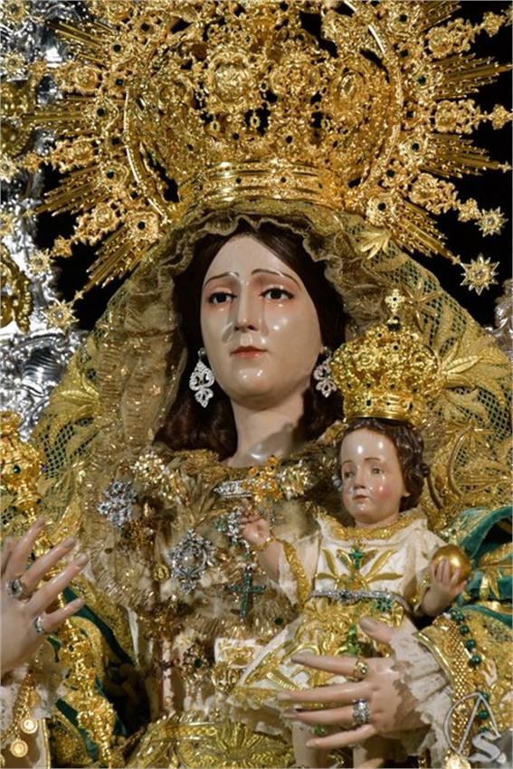 Piedad_Coronada._Albaida_del_Aljarafe__591___Copiar_.JPG