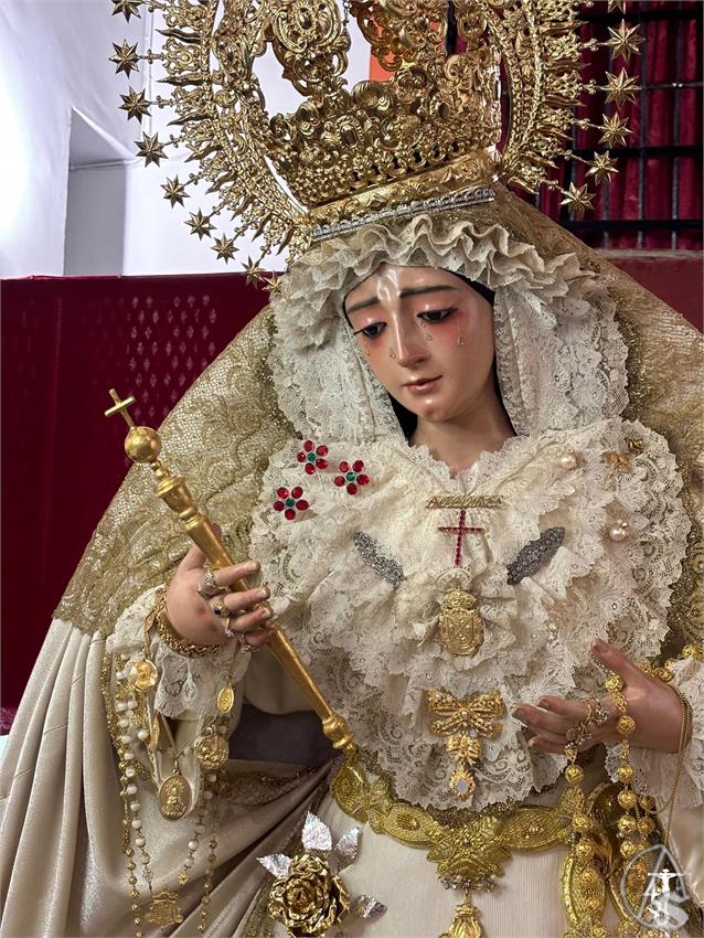 Virgen_de_los_Dolores_en_su_paso_-_2