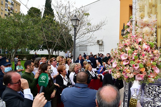 El Señor de Nazaret de la Hermandad de Pino Montano abrió un nuevo Viernes  de Dolores