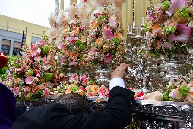 El Señor de Nazaret de la Hermandad de Pino Montano abrió un nuevo Viernes  de Dolores